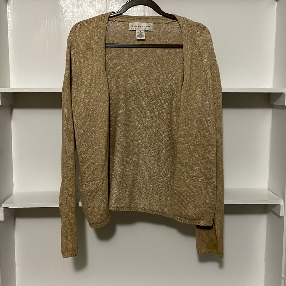 Evan Picone Size M 100% Cotton Tan Cardigan, 2 front pockets, V neck 5 button